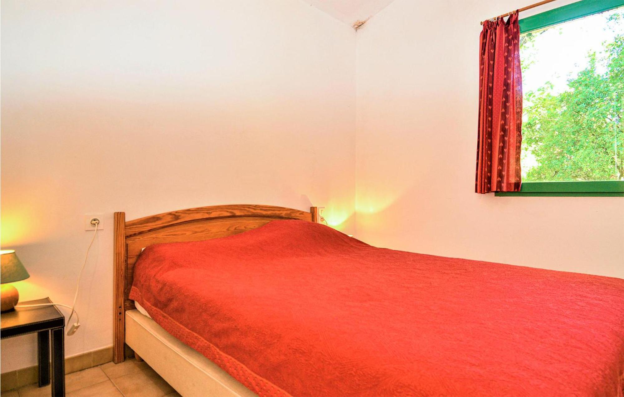 2 Bedroom Stunning In Le Clap Mejannes-le-Clap